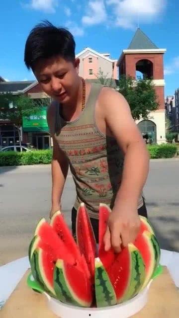 表哥吃瓜前后,一场视觉与味觉的双重盛宴